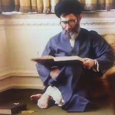 على الخامنئي 